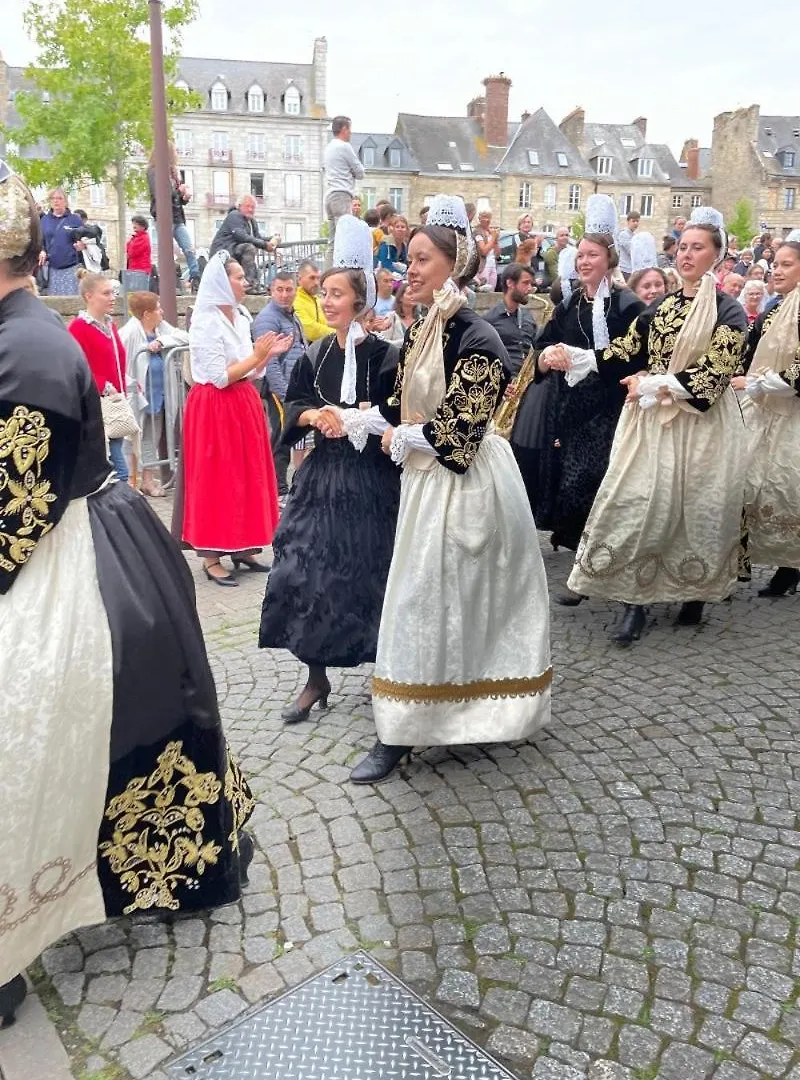 Gite Proche Cote Granit Rose Paimpol Chants Marins Brélidy